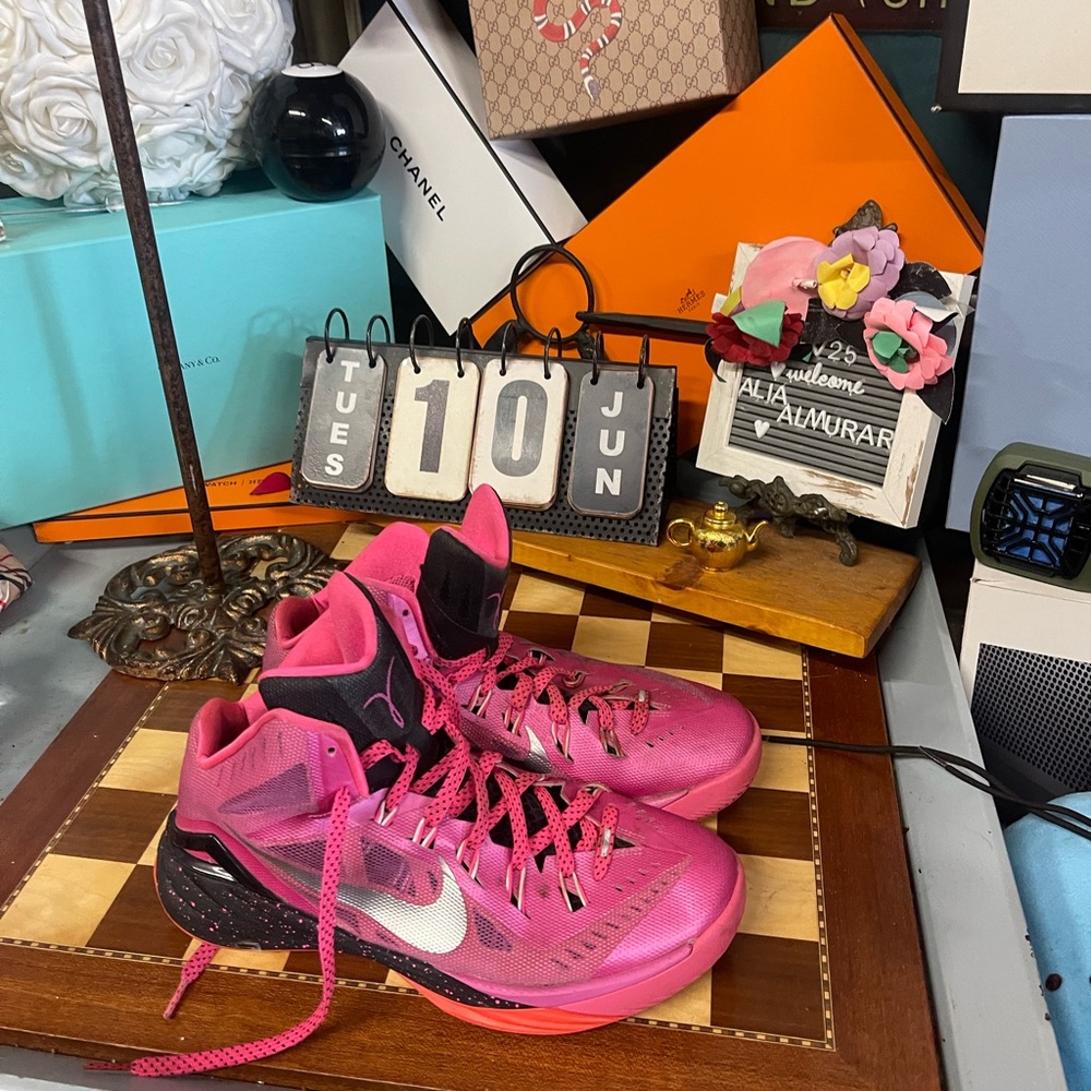 Nike Hyperdunk 2014 Pink Fire Metallic Silver Pink
Black Basketball